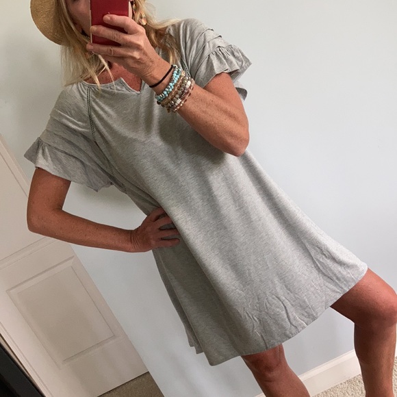 Dresses & Skirts - Grey Tiered Ruffle Sleeve Dress